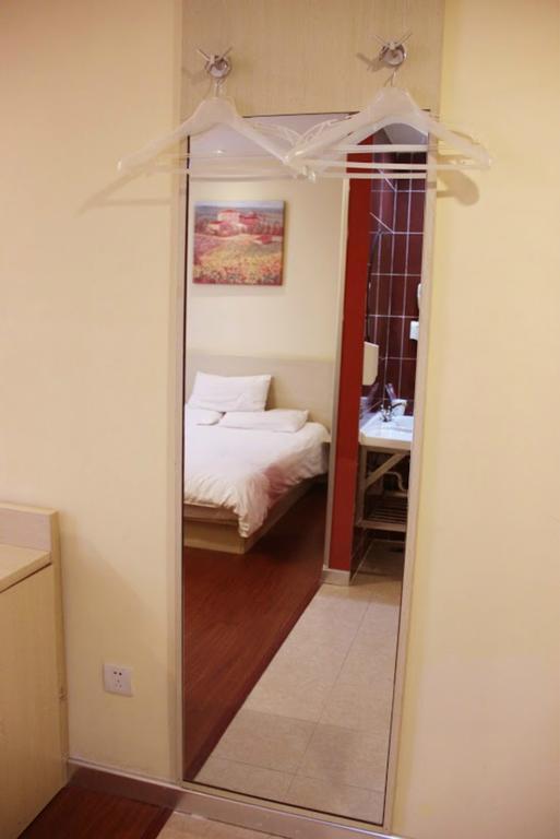 Hanting Express Qingdao Yan'An Third Road Room photo